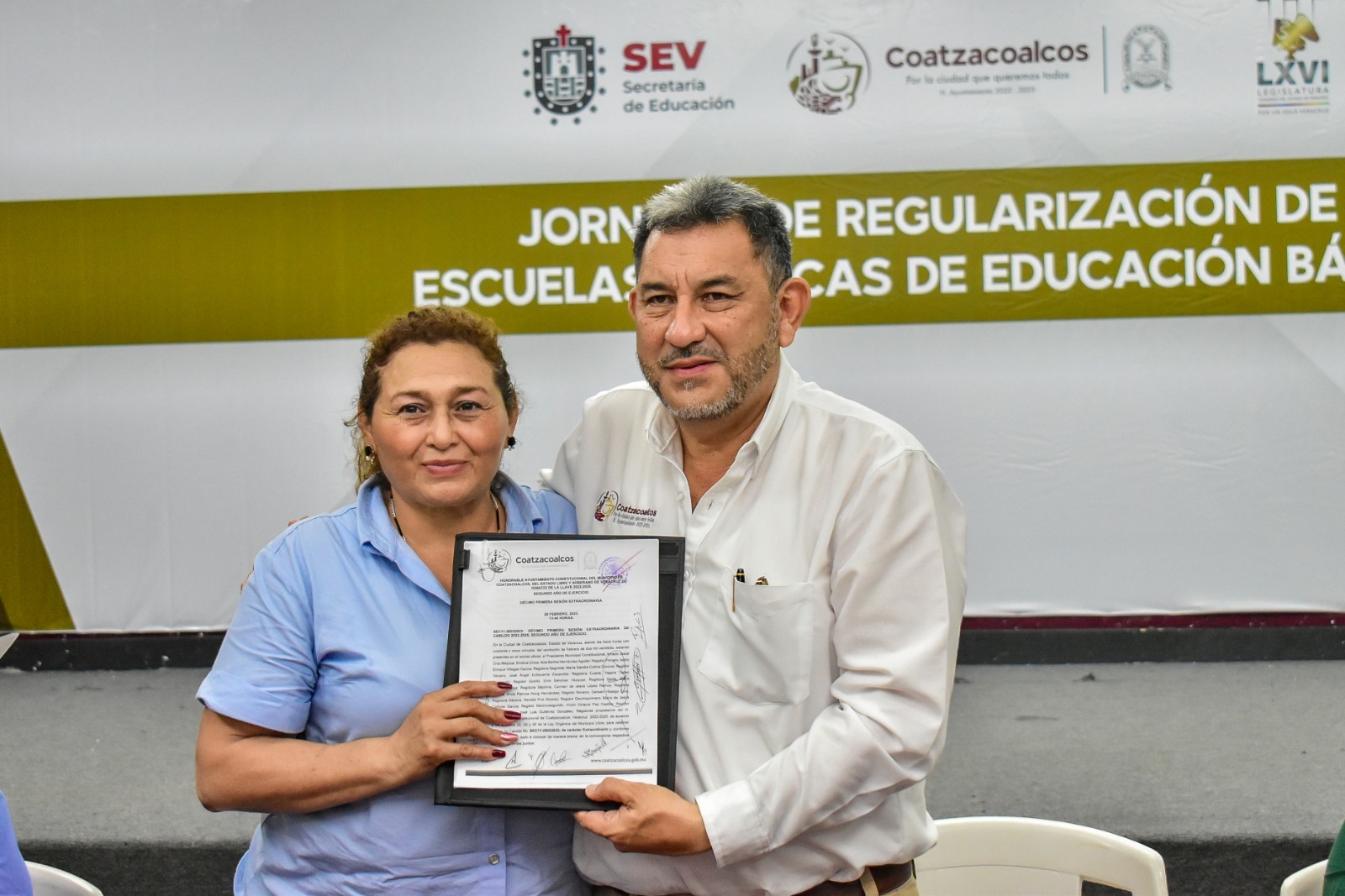 Buscan regularizar predios de escuelas de Coatzacoalcos.